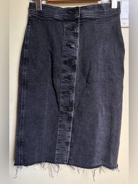 Abercrombie & Fitch Ultra High Rise Skirt Black Button Up Size 27/4 Frayed Hem